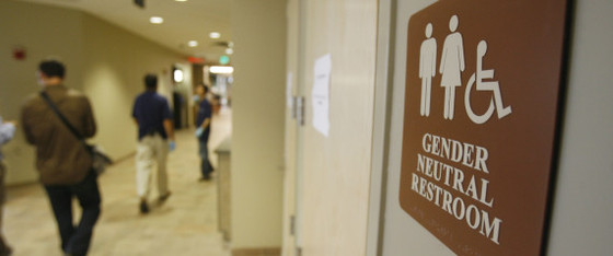 男女別のトイレ廃止へ