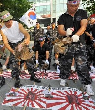 韓国外相「日本の右翼団体による嫌韓デモを法規制しろ。表現の自由を超えている」