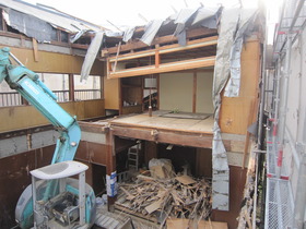 解体工事四日目