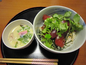 まぐろ丼