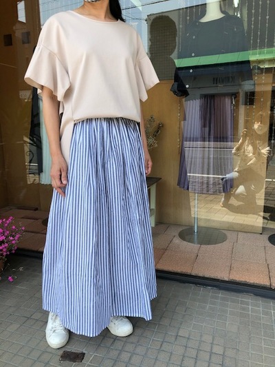 ☆　人とかぶらない！着やせ袖デザイントップス　☆