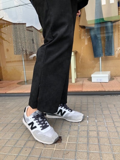 ☆SALE！　春まで穿ける新素材パンツ　☆
