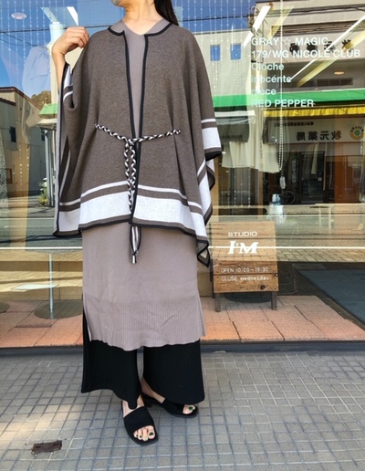　☆ラスト１　お洒落で楽チン！ニットケープ　☆