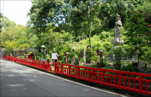 台湾加油:古刹・岩水寺