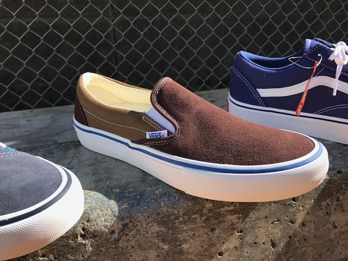 　『　VANS 』　が入荷です