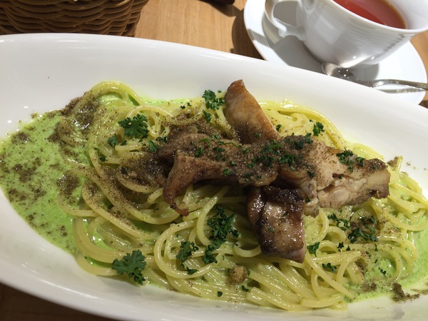 アフタヌーンティー　ティールーム　で　ランチ　☆