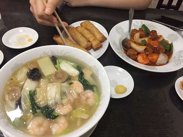 美楽飯店　　さん　　で　　夕食～～　　☆