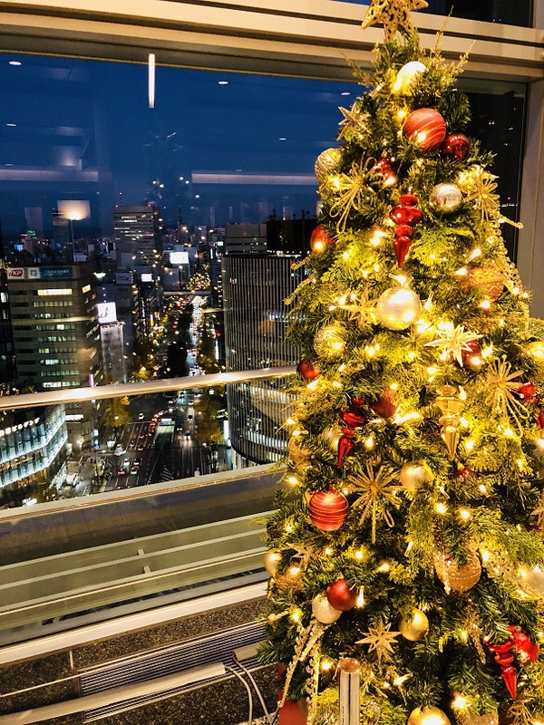 今年の　　　名古屋駅の　　クリスマス　　は　・・・　　パート１　　☆