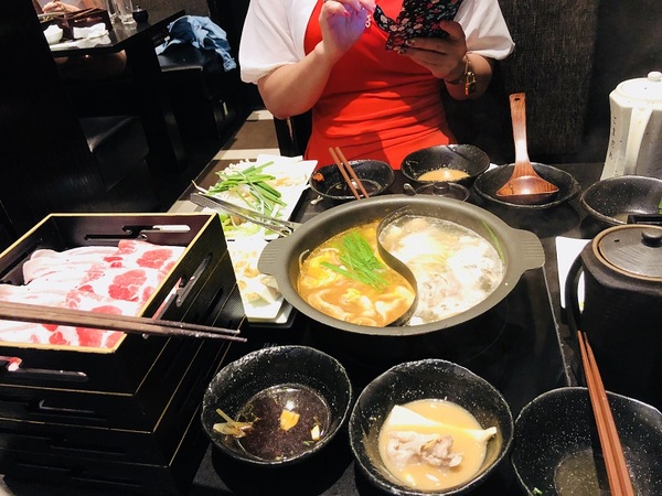 しゃぶしゃぶ　　　美山　　　さん　　で　　夕食　　　☆