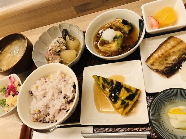 軽井沢（長野県）　　だいどころや　　いろ　　さんで　ランチ　☆