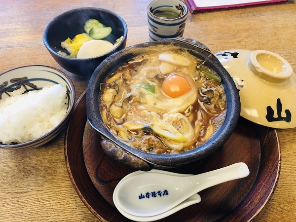 名古屋市（愛知県）　　煮込みうどん　山本屋本店　　さんで　ランチ　☆