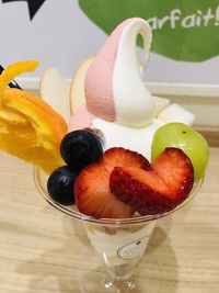 山形市（山形県）　　ハタケスタイルカフェ　さんで　パフェ　☆