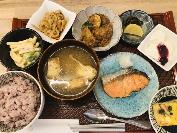 軽井沢（長野県）　　だいどころや　いろ　　さんで　ランチ　☆