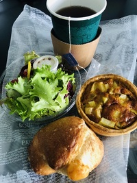 ホテルオークラ ベーカリー＆カフェ　さん　で　　テイクアウト　☆