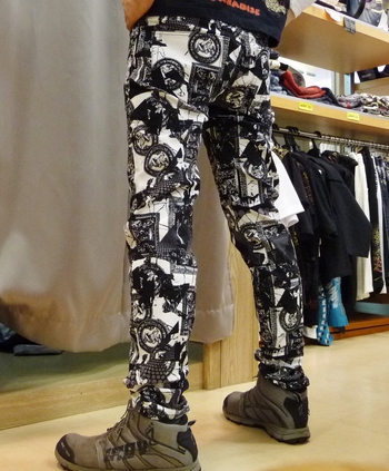 パンツ入荷