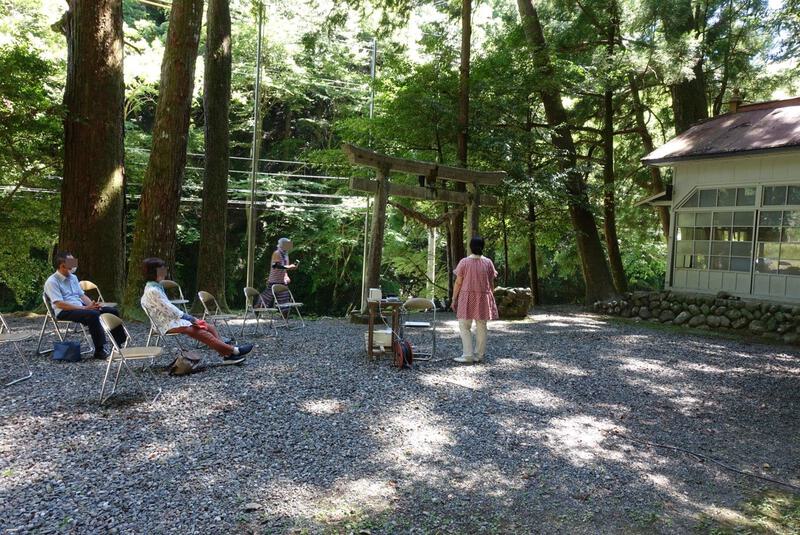 ぷぶふの日　日月神社境内にて歌う会開催しました