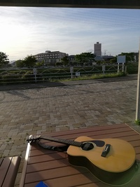 夕方ギター弾き語り練習 2019/06/06 23:00:04