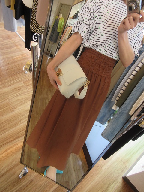 頑張らずしても美人に見える服・・・