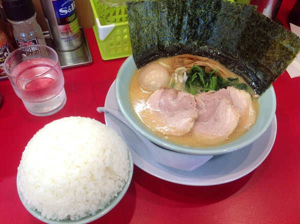 ラーメン好きですin菊川市加茂で清六家の家系