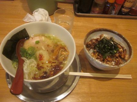 ラーメンを食べに