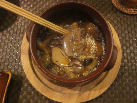 途中で静岡で降りて仲間と合流して飲んでました