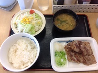 人生4回目の松屋に行ってきました。鉄は熱いうちに打て！