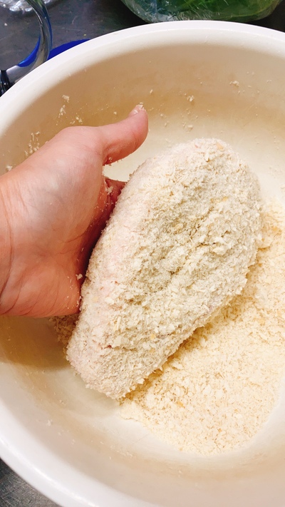 分厚いとんかつ