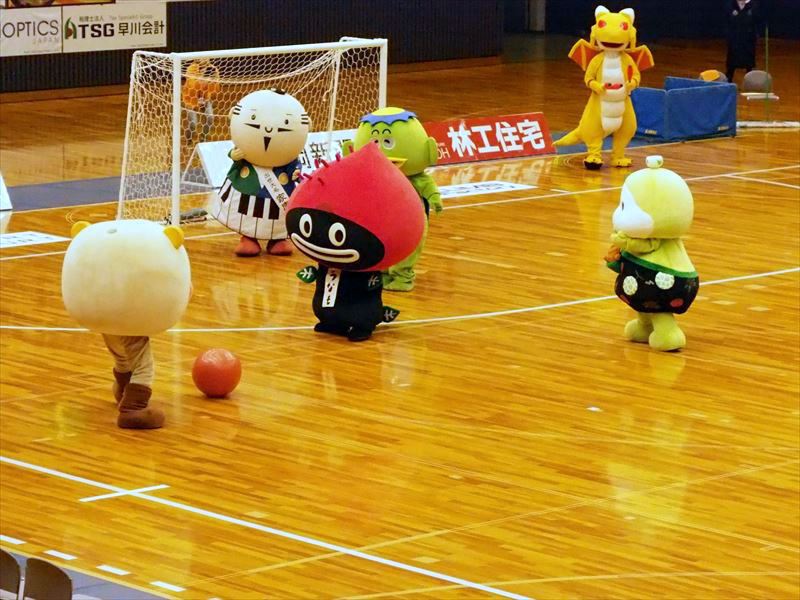 ゆるキャラのフットサルは緩くて可愛くてほんわかする試合