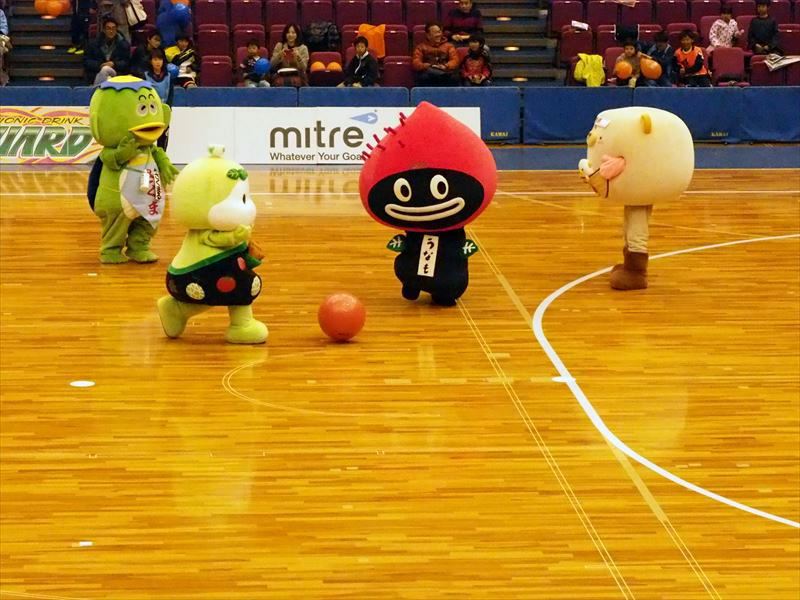 ゆるキャラのフットサルは緩くて可愛くてほんわかする試合
