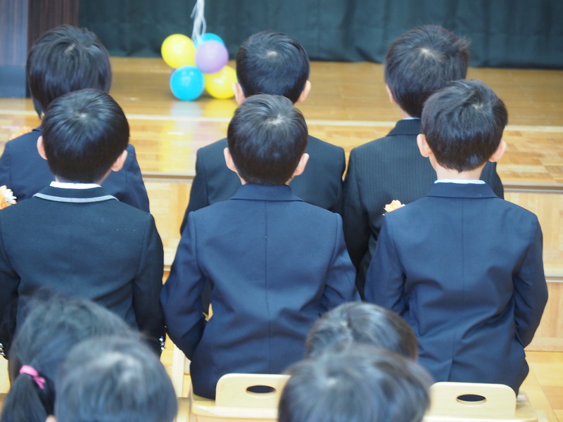 次男、こども園を卒園！　長男と合わせて9年の保育園（こども園）生活が終了しました。