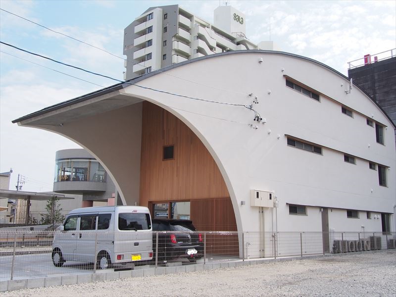 駅南のおしゃれで落ち着く隠れ家的な「あだち珈琲店」、おすすめです。