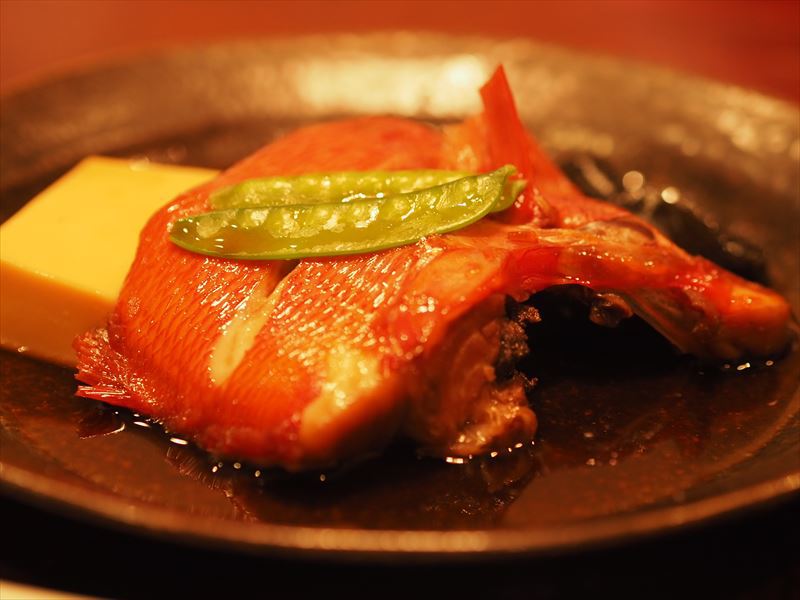 磐田で美味しい魚料理（刺身、金目鯛の煮つけ）を食べるなら「とみた」！