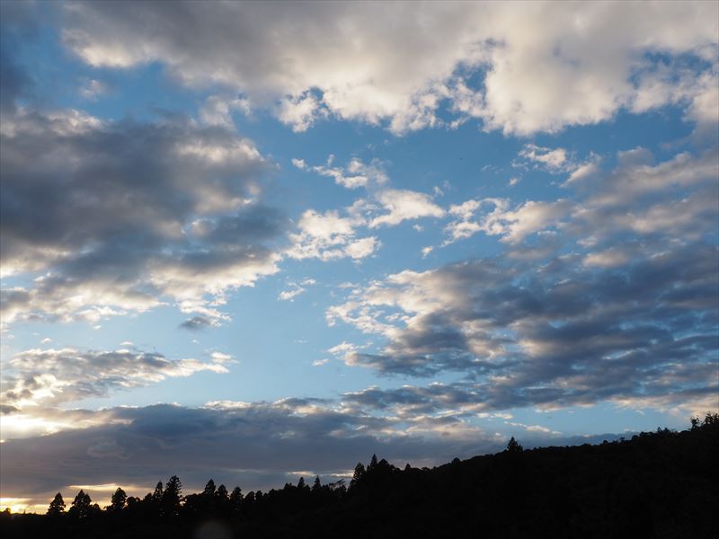移り変わる景色がきれいな昨夕の空の様子