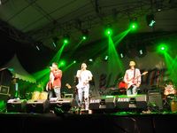 RANのライブをインドネシアで見られるとは！　RANの人気は想像以上で本物のアーティストだ！