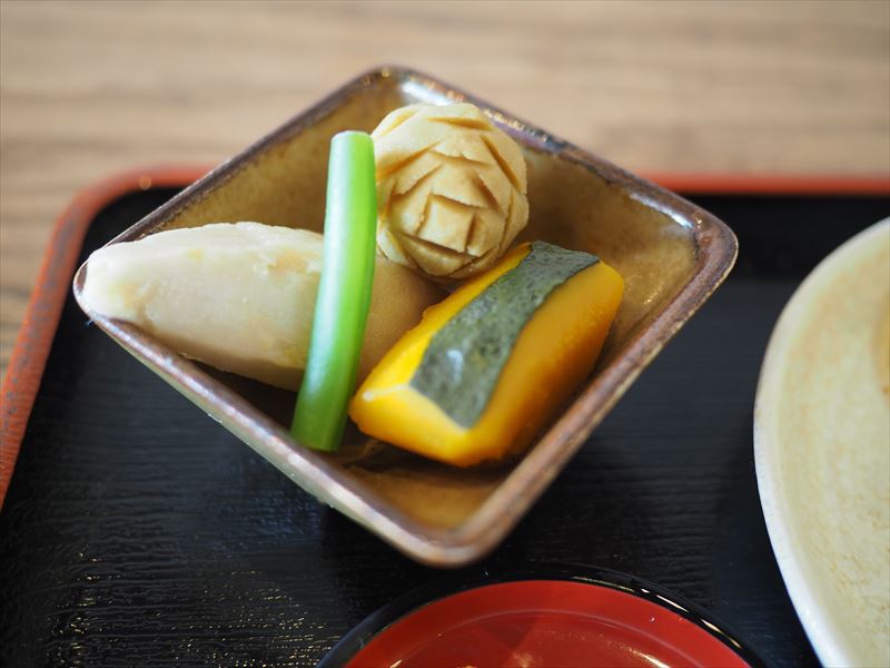 旬の大きな大きな浜名湖産の牡蠣を使った「和食処なかや」さんのカキフライ定食は一度は食べるべきである