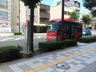 くるるバス停２