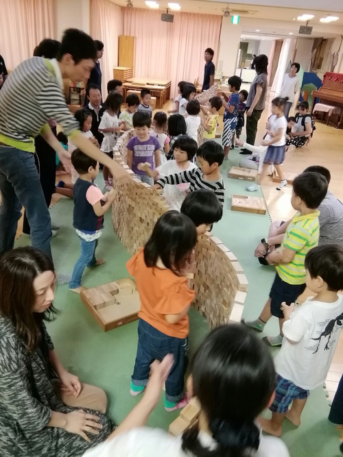 親子で一緒に遊ぼう♪積木あそび　《場づくりコンサル》