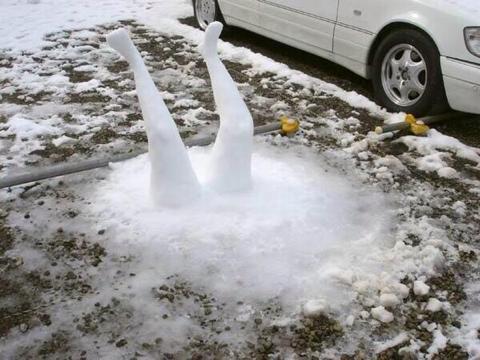 ひ、ひ、人が倒れてる－(^^;