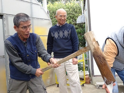 成人を祝うおもちつき大会をしました