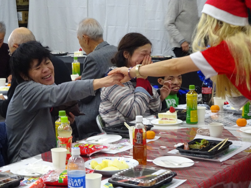 草の根クリスマス会！