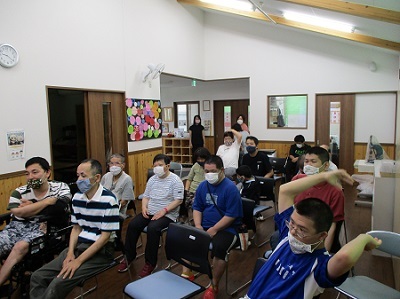 夏のお楽しみ　　映画会