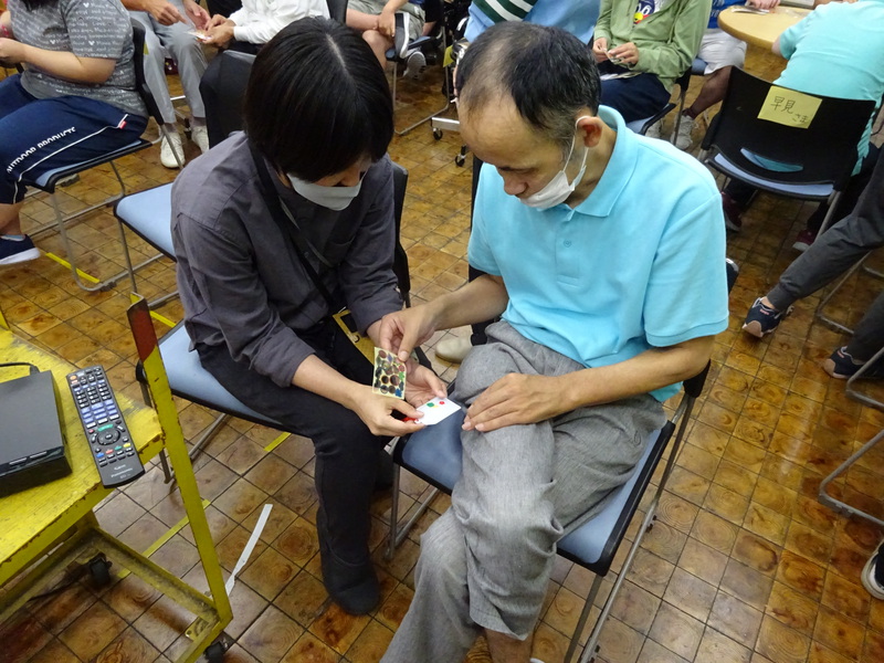 【交通安全教室】、光る御守り❕❓