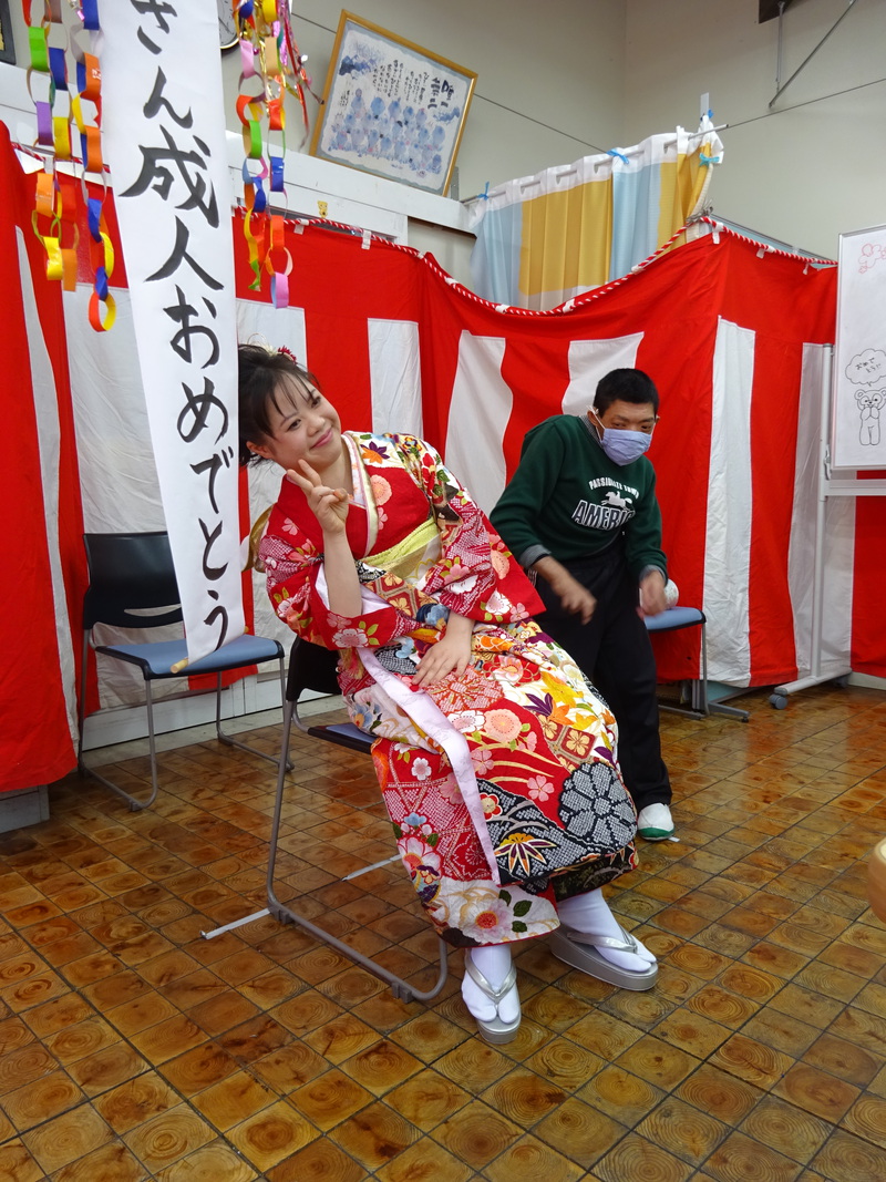 草の根でも成人を祝う会をしました(*^^)v