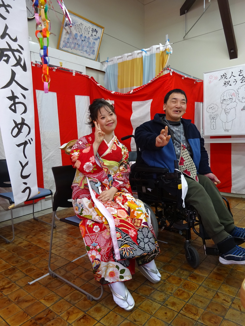 草の根でも成人を祝う会をしました(*^^)v