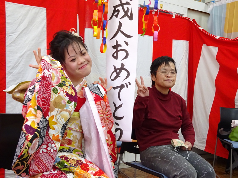 草の根でも成人を祝う会をしました(*^^)v
