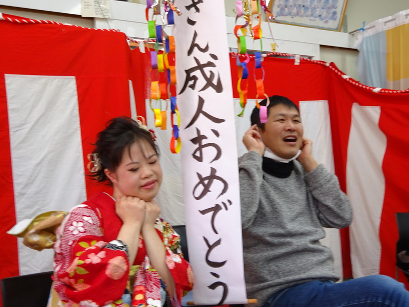 草の根でも成人を祝う会をしました(*^^)v