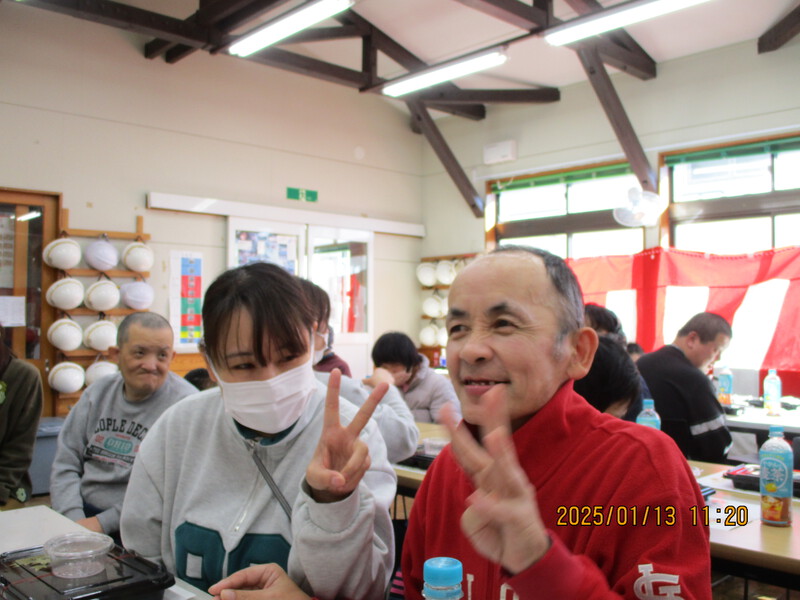 草の根でも成人を祝う会をしました(*^^)v