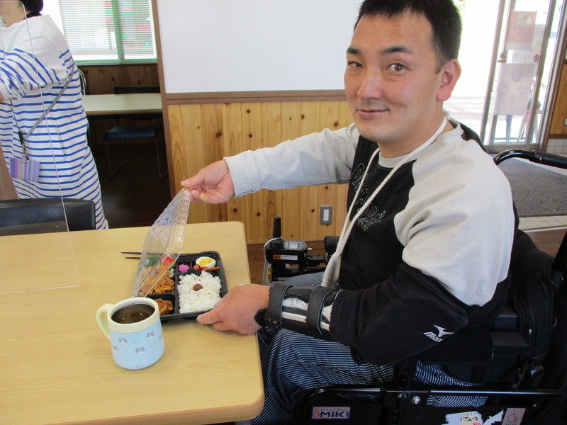 お花見と恵さん弁当(*▽)