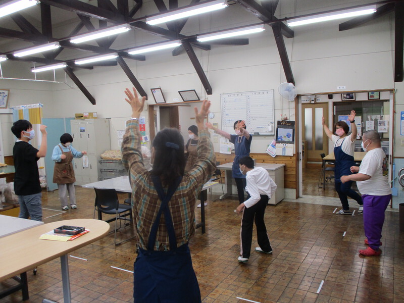 サザエさん体操を毎日しています