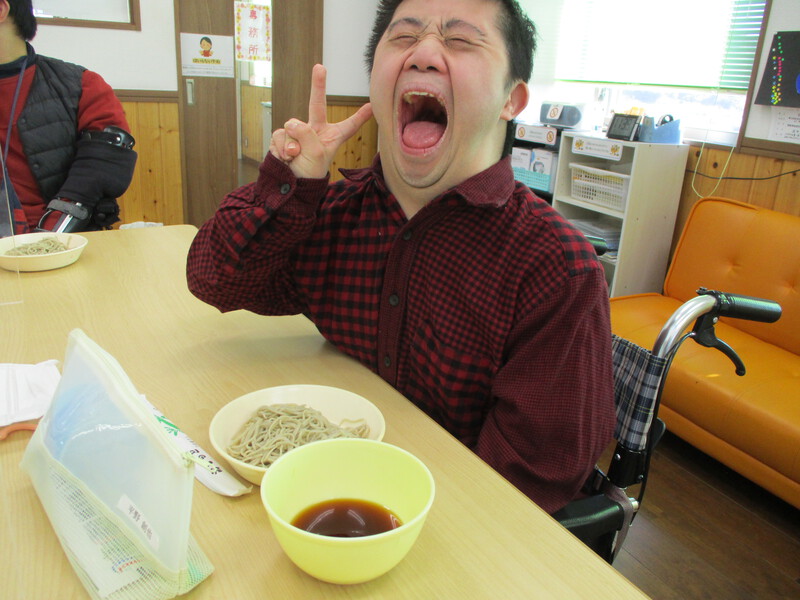 根市さんが今年もおそばをふるまってくれました♪